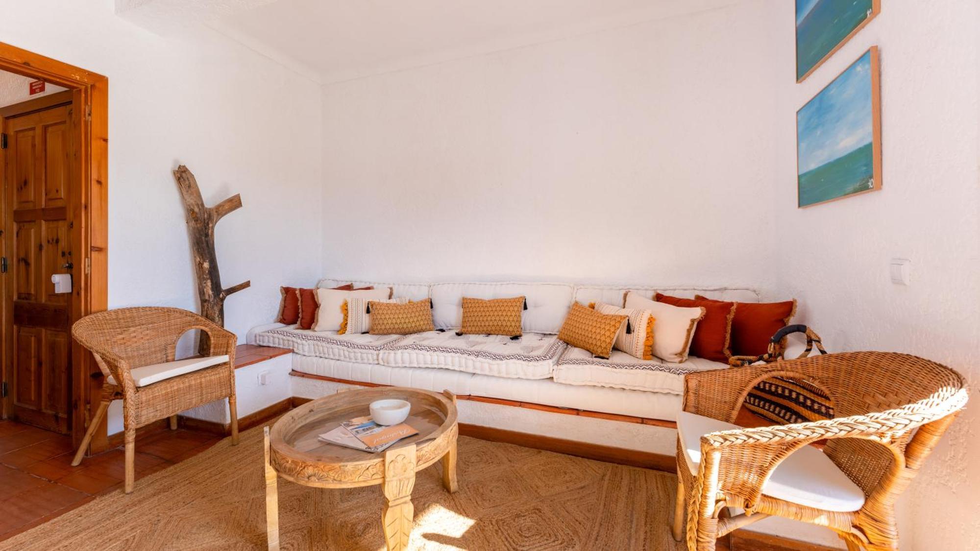 Apartment Comfy 2 Bdr W/ Balcony By Lovelystay *