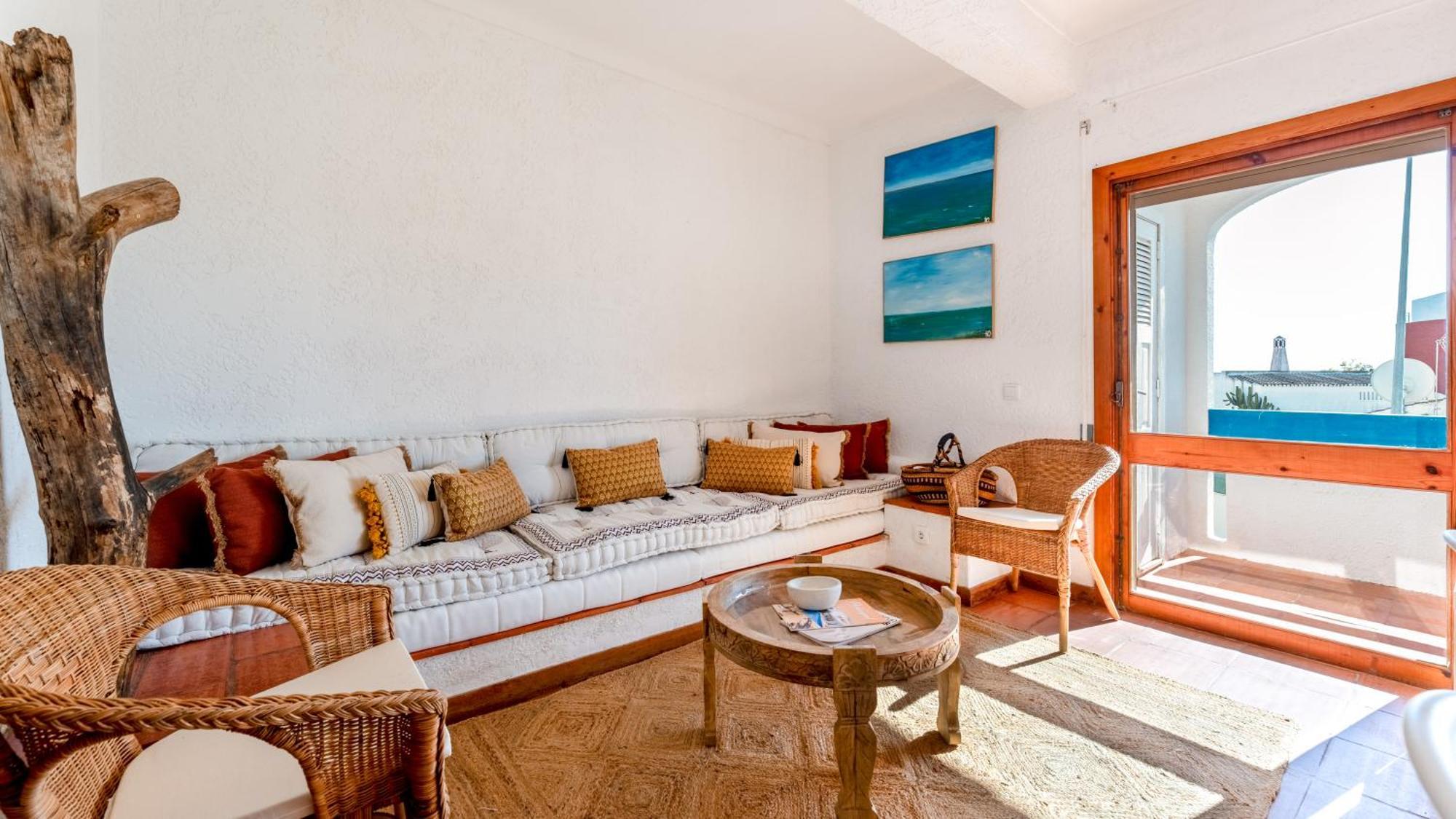 Apartment Comfy 2 Bdr W/ Balcony By Lovelystay *